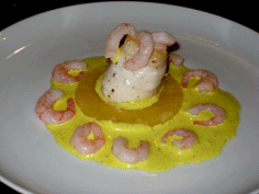 Dampet fisk på ananas